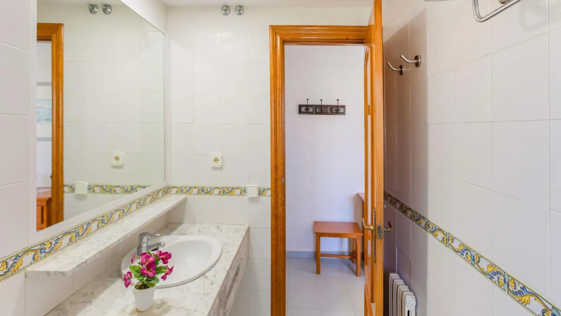 Lovely Apartment In Andaluc A Near Seabeach Las Salinas