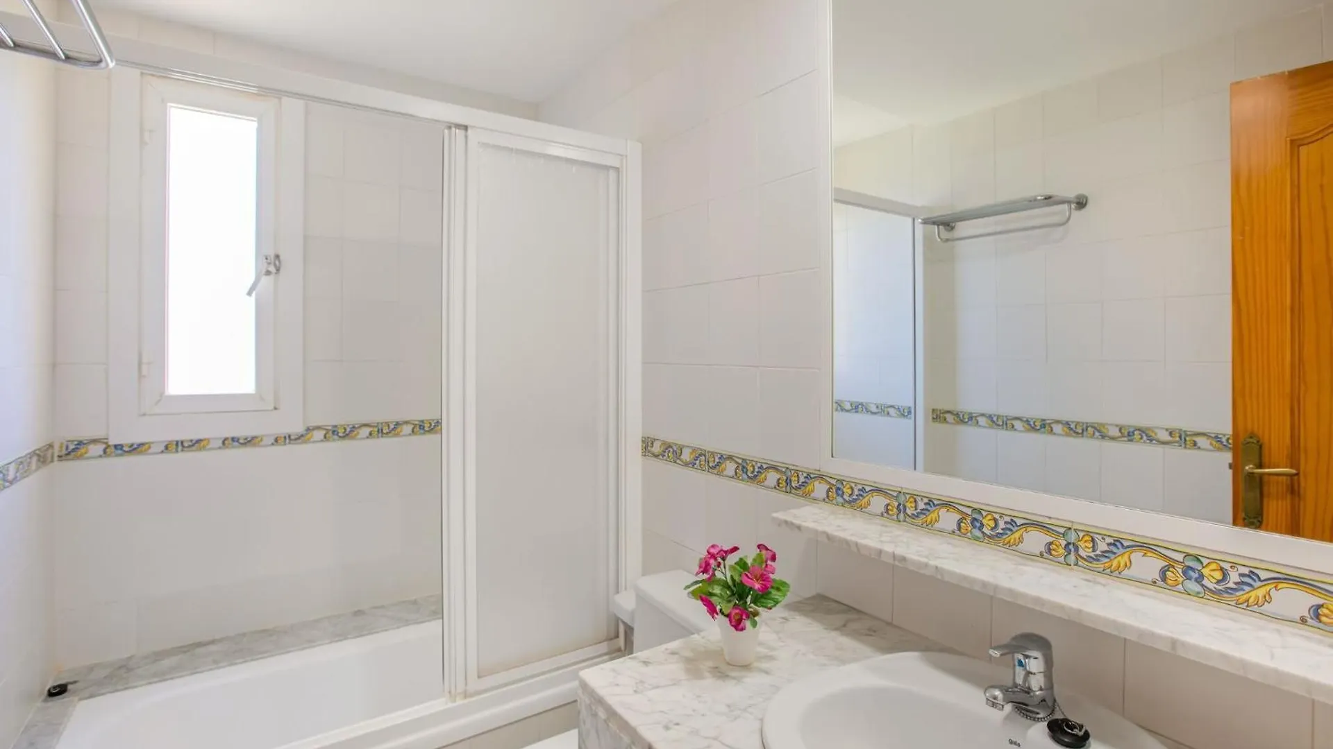 Lovely Apartment In Andaluc A Near Seabeach Las Salinas