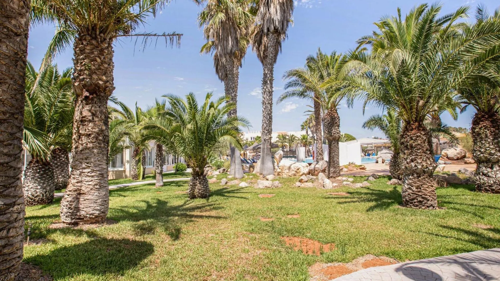 Lovely Apartment In Andaluc A Near Seabeach Las Salinas